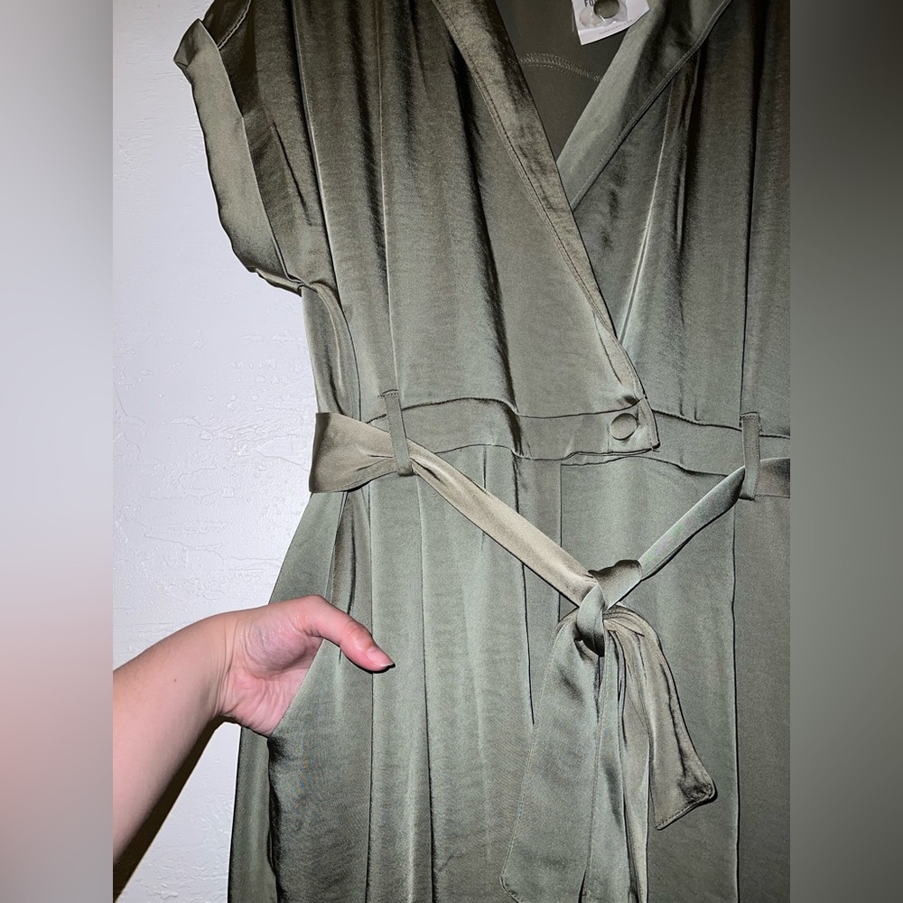 Forever21 Olive Jumpsuit - Picture 4 of 16